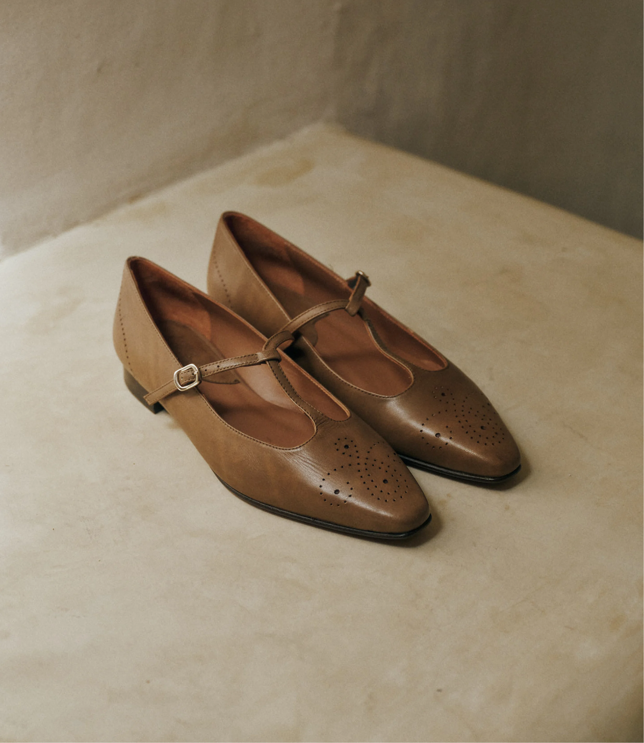 <p>WOMEN’S SHOES</p>