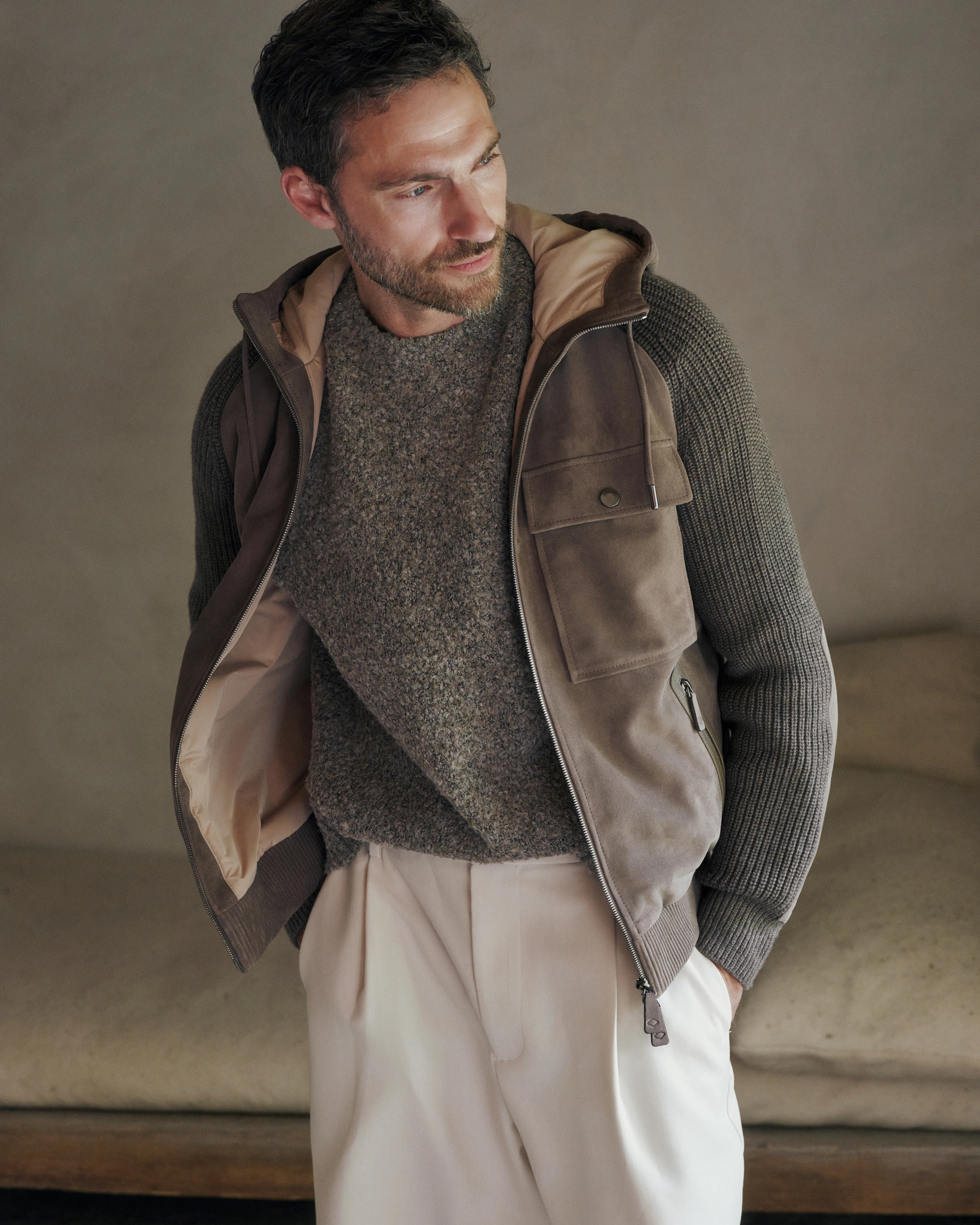 <p>LEATHER JACKETS</p>